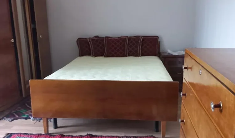 Tirane, jepet me qera apartament 2+1 Kati 3, 80 m² 600 €