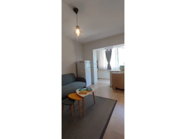 Tirane, jepet me qera garsonier 1+1 Kati 1, 37 m² 535 € (Asim Vokshi, pranë shkollës "Harry Fultz)