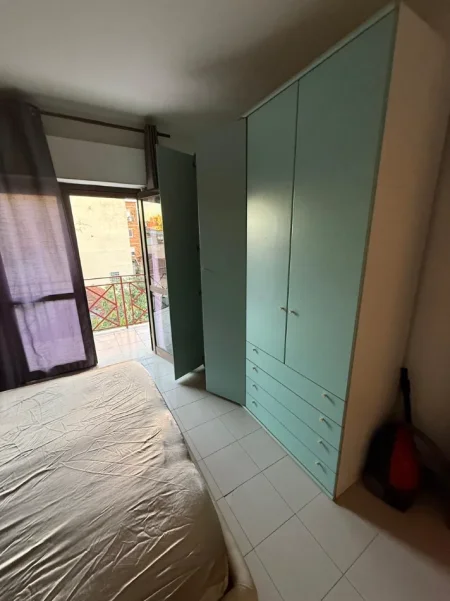 Tirane, jepet me qera apartament 1+1 Kati 3, 60 m² 500 € (Rruga Naim Frasheri)