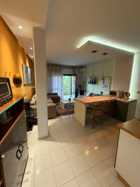Tirane, jepet me qera apartament 1+1 Kati 3, 60 m² 500 € (Rruga Naim Frasheri)