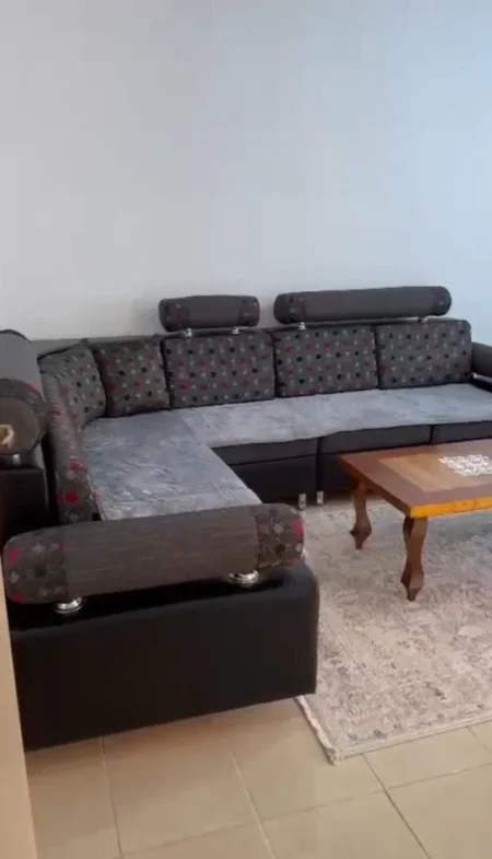 Tirane, jepet me qera apartament 1+1 Kati 2, 65 m² 400 € (Shkolla e Bashkuar)