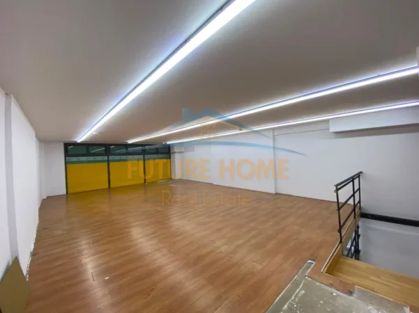 Tirane, jepet me qera ambjent biznesi Kati 0, 134 m² 1.600 € (Myslym Shyr)