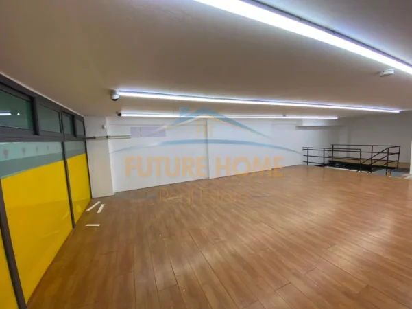 Tirane, jepet me qera ambjent biznesi Kati 0, 134 m² 1.600 € (Myslym Shyr)