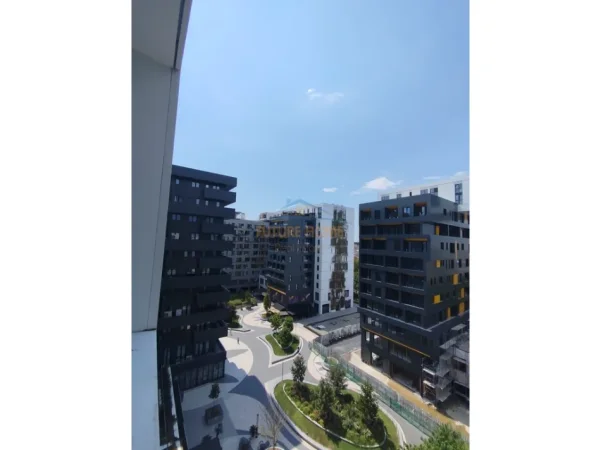 Tirane, jepet me qera ambjent biznesi Kati 7, 103 m² 1.000 € (Kompleksi Square 21)