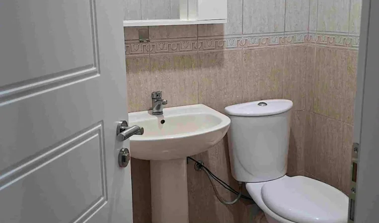 Tirane, jepet me qera apartament 2+1 Kati 3, 120 m² 800 €