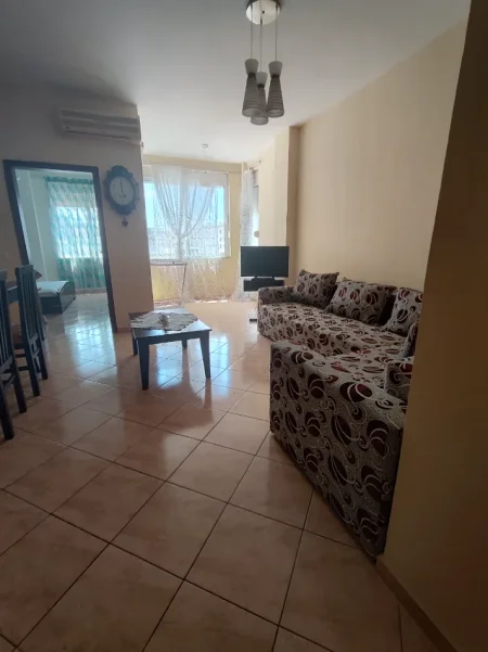 Sarande, jepet me qera apartament 1+1 Kati 3, 75 m² 60 € (Sarande)