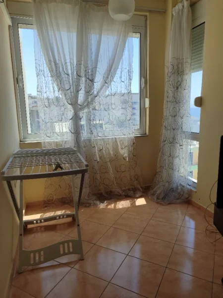 Sarande, jepet me qera apartament 1+1 Kati 3, 75 m² 60 € (Sarande)