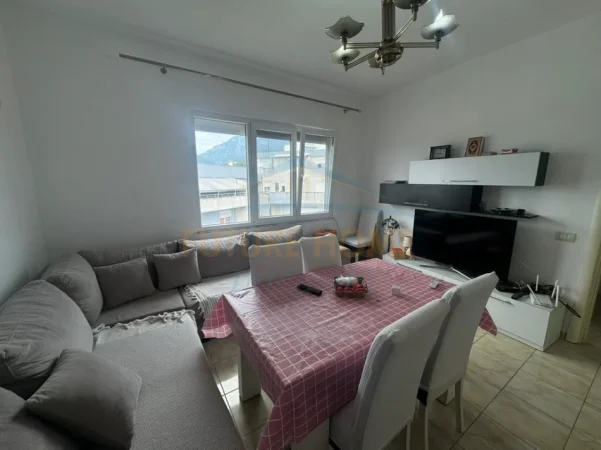 Tirane, jepet me qera apartament 1+1 Kati 6, 54 m² 370 € (FRESK)