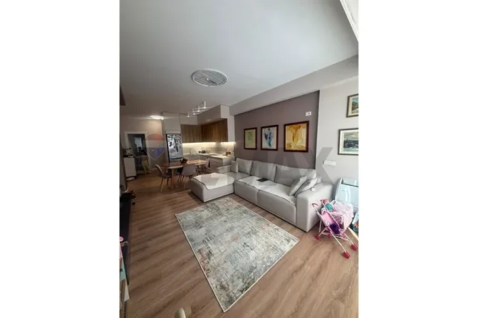 Tirane, jepet me qera apartament 2+1+Ballkon Kati 6, 90 m² 800 € (Kopshti Zoologjik)