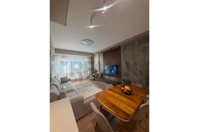 Tirane, jepet me qera apartament 2+1+Ballkon Kati 6, 90 m² 800 € (Kopshti Zoologjik)