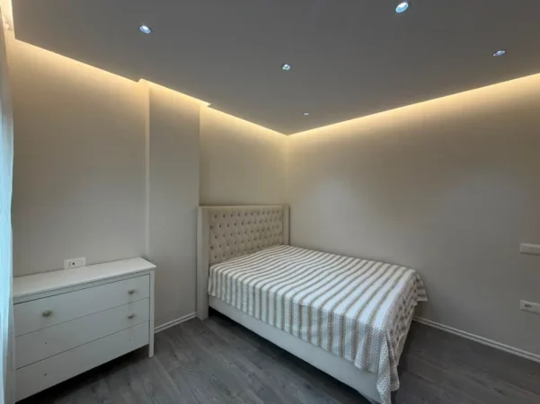 Tirane, jepet me qera apartament 2+1 Kati 2, 103 m² 850 € (Pallati me Shigjeta)