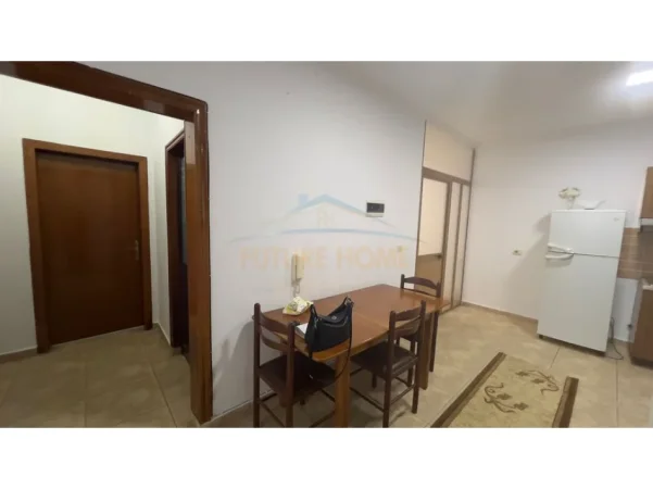 Tirane, jepet me qera apartament 3+1 Kati 3, 93 m² 600 € (DON BOSKO)