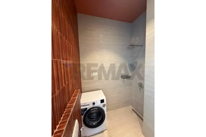 Tirane, jepet me qera apartament 1+1+Ballkon Kati 10, 60 m² 700 € (9 Kateshet)