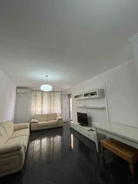 Tirane, jepet me qera apartament 2+1 Kati 2, 103 m² 500 € (Fresku)