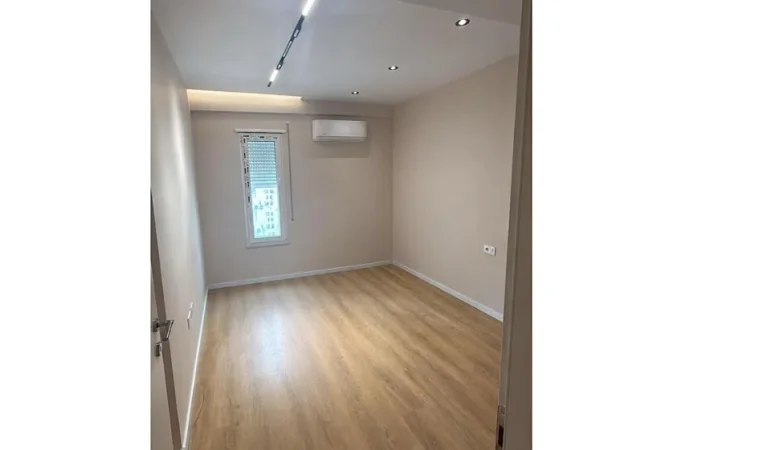 Tirane, jepet me qera zyre Kati 6, 85 m² 650 € (Rruga Dritan Hoxha)