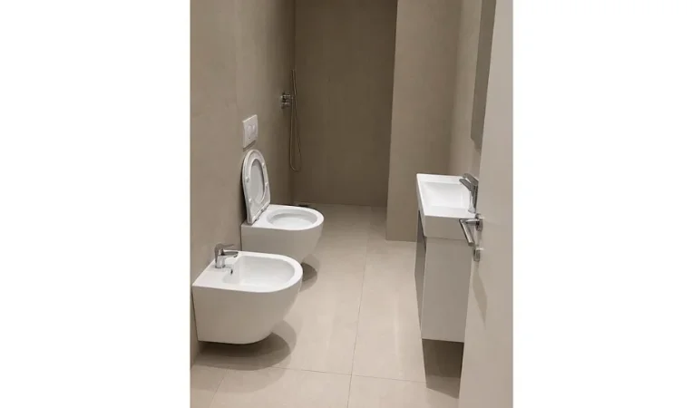 Tirane, jepet me qera zyre Kati 6, 85 m² 650 € (Rruga Dritan Hoxha)