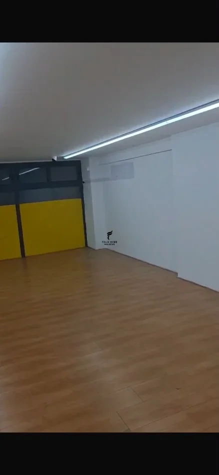 Tirane, jepet me qera dyqan Kati 0, 134 m² 1.500 € (MYSLYM SHYRI)