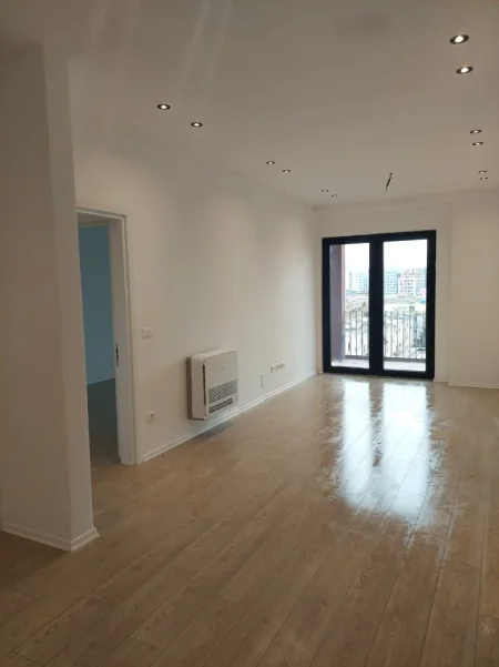 Tirane, jepet me qera ambjent biznesi Kati 4, 62 m² 680 € (Rruga e Kavajes)