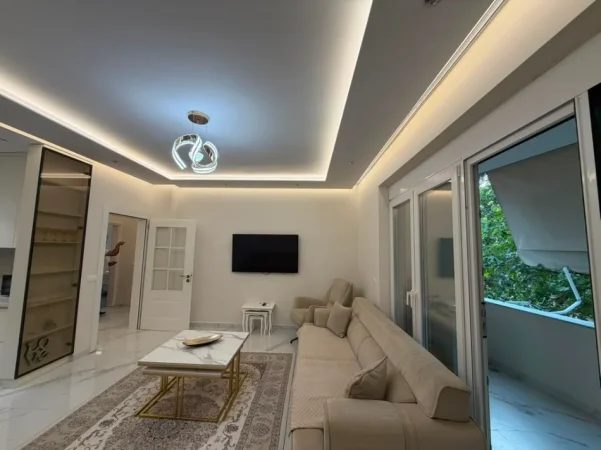 Tirane, jepet me qera apartament 2+1+Ballkon Kati 2, 103 m² 850 € (Pallati me Shigjeta)