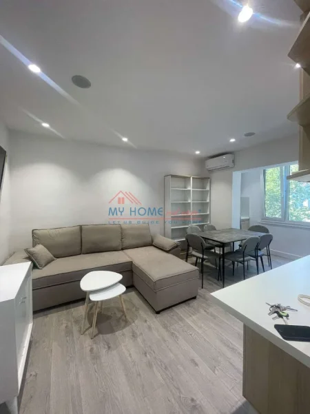 Tirane, jepet me qera apartament 1+1+Ballkon Kati 4, 50 m² 550 € (Harry Fultz)