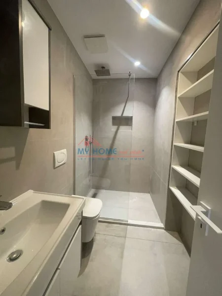 Tirane, jepet me qera apartament 1+1+Ballkon Kati 4, 50 m² 550 € (Harry Fultz)