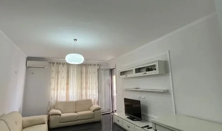 Tirane, jepet me qera apartament 2+1 Kati 2, 103 m² 500 € 