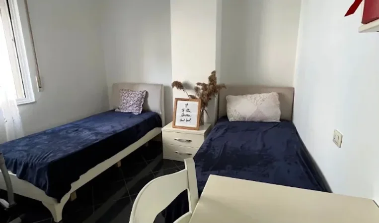 Tirane, jepet me qera apartament 2+1 Kati 2, 103 m² 500 € 