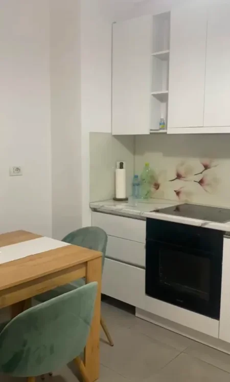 Tirane, jepet me qera apartament 1+1 Kati 5, 70 m² 550 € (Green City , Astir)