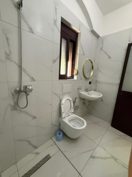 Durres, jepet me qera garsonier Studio Kati 0, 30 m² Vila Ademi 15€/dita