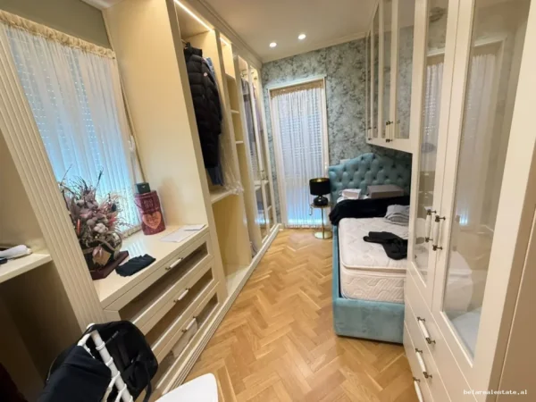Tirane, jap me qera apartament 2+1+Ballkon Kati 2, 129 m² 2.000 € (Rruga e Vilave)