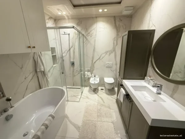 Tirane, jap me qera apartament 2+1+Ballkon Kati 2, 129 m² 2.000 € (Rruga e Vilave)
