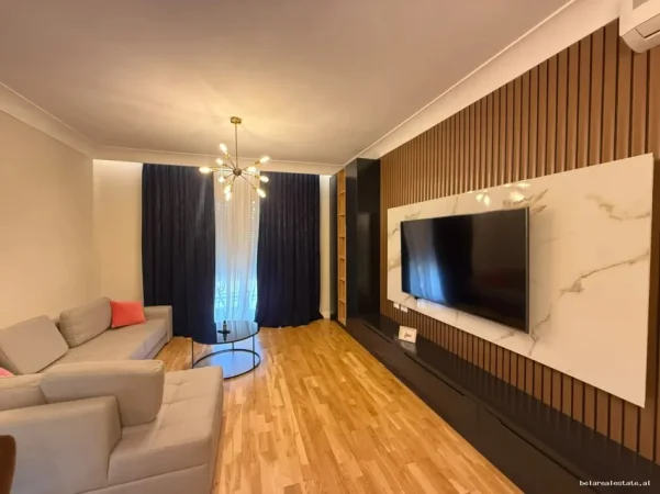 Tirane, jepet me qera apartament 1+1+Ballkon Kati 1, 112 m² 1.100 € (rruga e vilave)