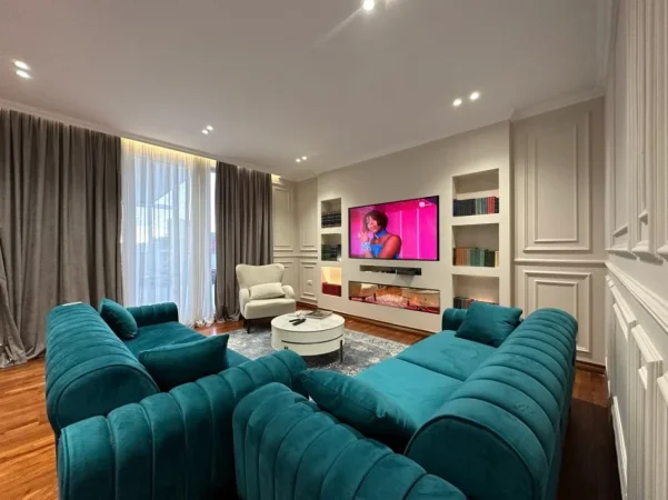 Tirane, jepet me qera apartament+verande | Penthouse 2+1 Kati 9, 1.700 € (Rruga e Kavajes)