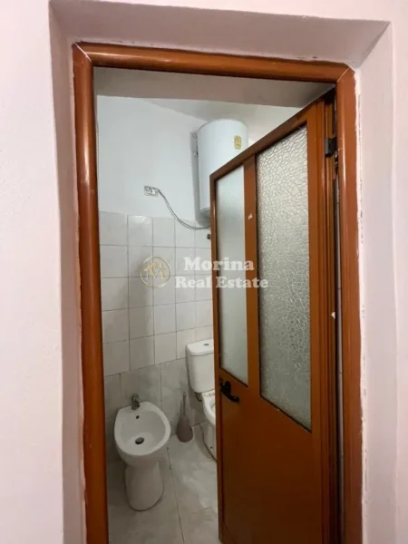 Tirane, jepet me qera apartament 1+1 Kati 1, 47 m² 300 € (Komuna E Parisit)
