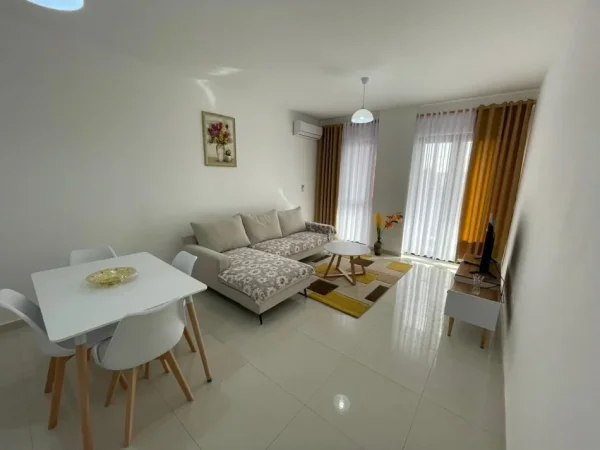 Tirane, jepet me qera apartament 1+1 Kati 5, 70 m² 550 € (Rruga e Dibrës)