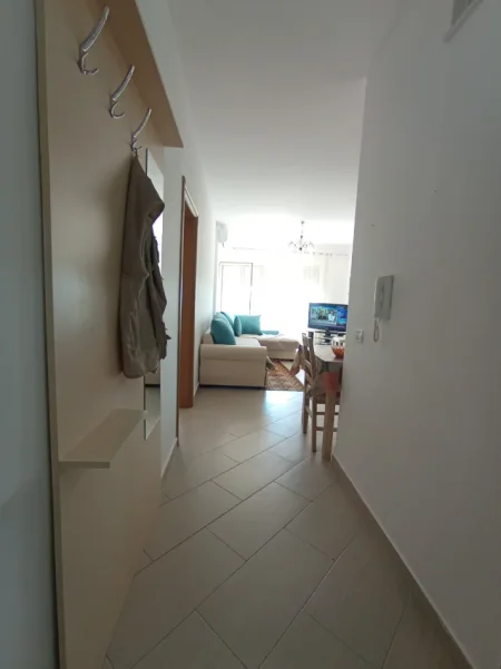 Durres, jepet me qera apartament 1+1+Ballkon Kati 5, 65 m² 400 € (plazh)