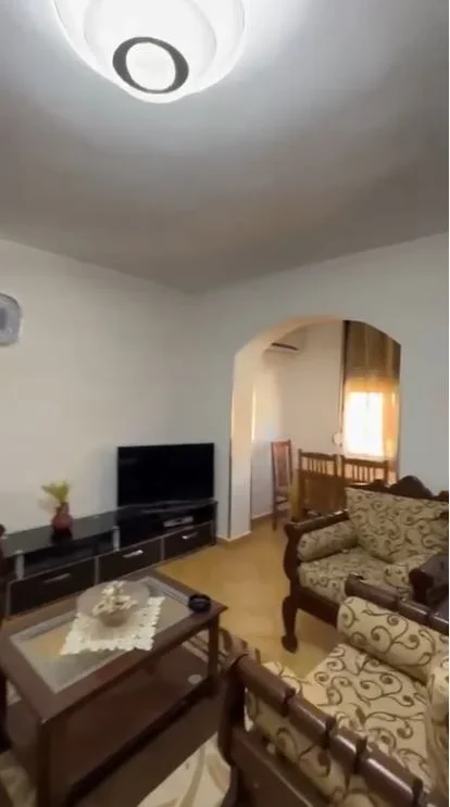 🏡 Jepet me Qera Apartament 2+1 tek Pazari i Ri, 500 mije leke