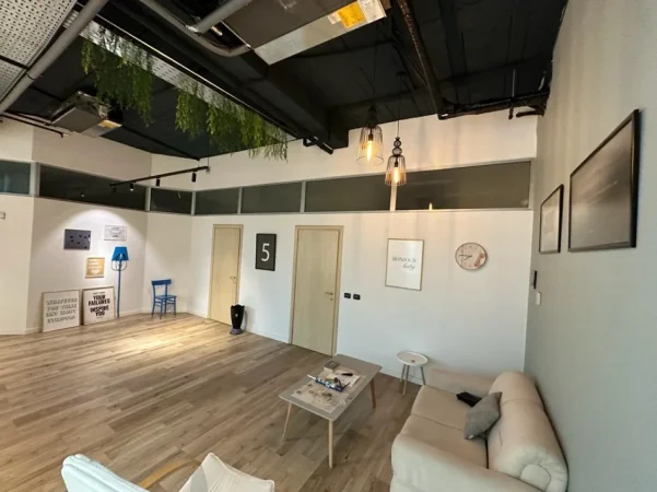 Tirane, shitet zyre Kati 3, 59 m² 413.000 € (Rruga e Kavajes)