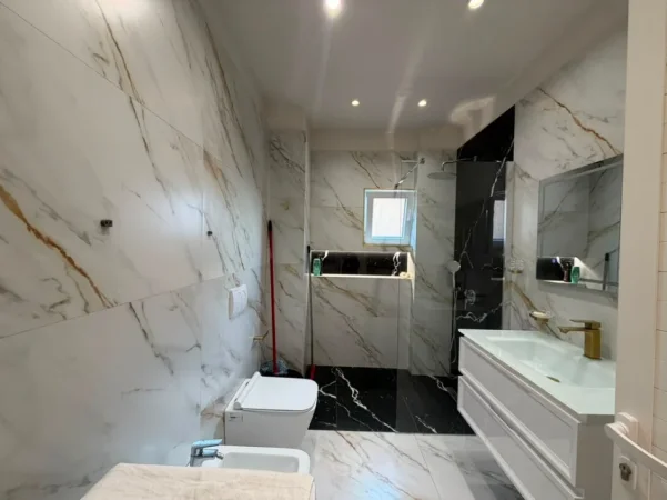 Tirane, jepet me qera apartament 2+1 Kati 2, 103 m² 850 € (pallti me shigjeta)