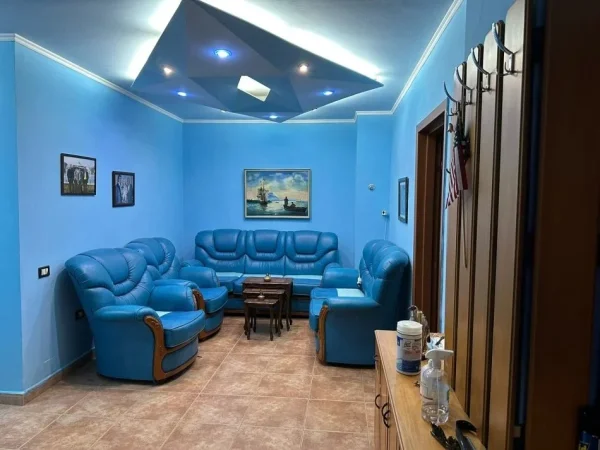 Tirane, shes apartament 3+1+Ballkon Kati 2, 96 m² 350.000 € (Bllok, Kinema Agimi)