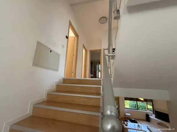 Tirane, jepet me qera apartament 4+1 , 94 m² 2.000 € (TEG)