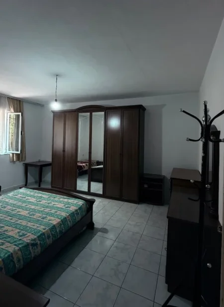 Tirane, jepet me qera apartament 1+1 Kati 1, 65 m² 400 € (Zogu i Zi)