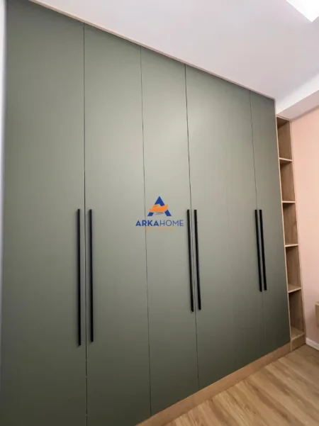 Tirane, jepet me qera apartament 1+1+Ballkon Kati 4, 57 m² 554 € 