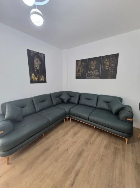 Tirane, jepet me qera apartament 1+1 Kati 3, 75 m² 400 € (FRESK)