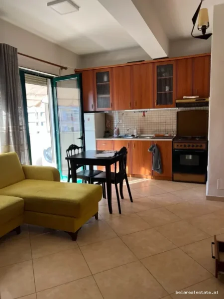 Tirane, jepet me qera apartament 1+1+Ballkon Kati 5, 58 m² 470 € (Don Bosko)