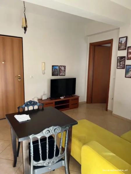 Tirane, jepet me qera apartament 1+1+Ballkon Kati 5, 58 m² 470 € (Don Bosko)