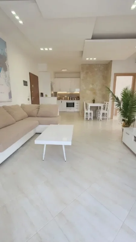 Tirane, shitet apartament 3+1 Kati 5, 100 m² 280.000 € (LIQENI I THATE)
