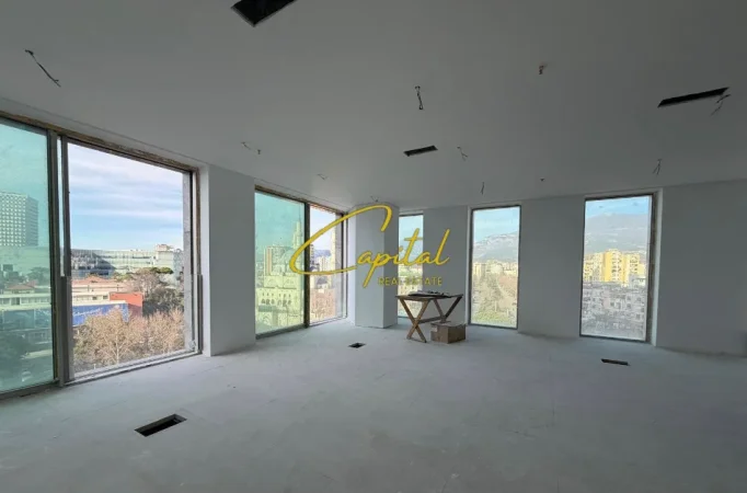 Tirane, jepet me qera ambjent biznesi Kati 7, 124 m² 2.500 € (DOWNTOWN ONE)