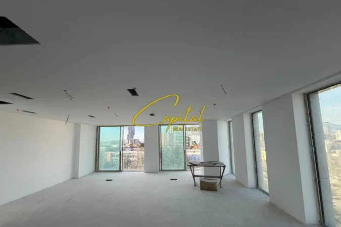 Tirane, jepet me qera ambjent biznesi Kati 7, 124 m² 2.500 € (DOWNTOWN ONE)
