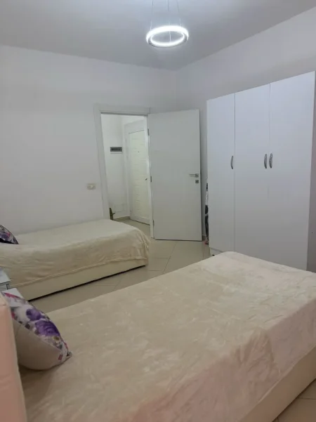 Tirane, jepet me qera apartament 2+1 Kati 3, 95 m² 650 € (21 Dhjetori/Inxhinieria e Ndertimit.)